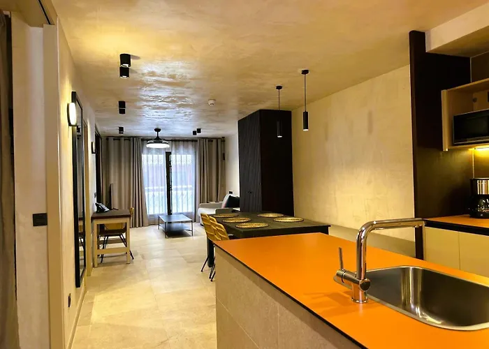 普拉亚祖尔公寓